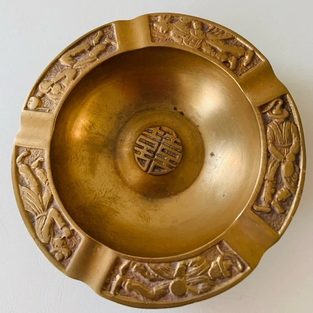 Metal ashtray